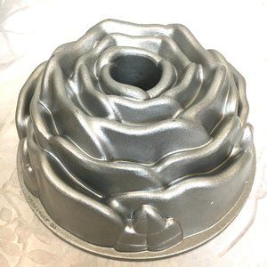 NORDIC WARE Rose Flower Bundt Pan EUC